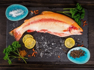 Mẹ sau sinh và cho con bú NÊN ăn gì TỐT và LỢI SỮA?