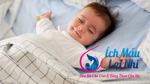 Đắp chăn cho trẻ nếu cần thiết