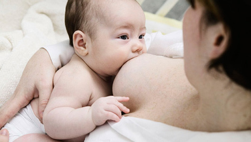 mất ít sữa một bên